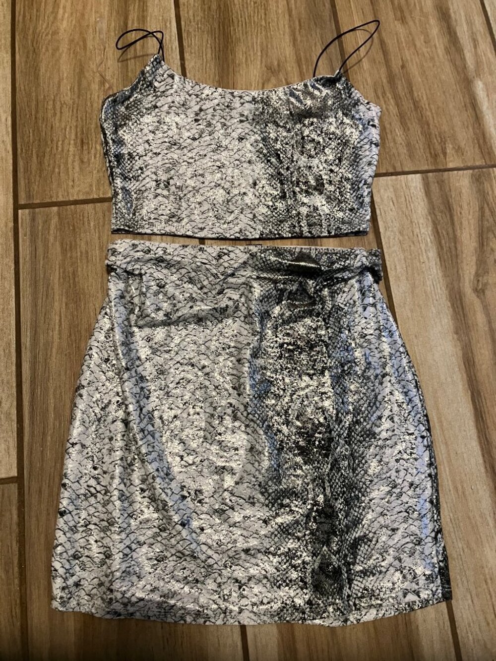 Worn Windsor Skirt Animal Print Black/White/Silver Size Medium Cinched Sides